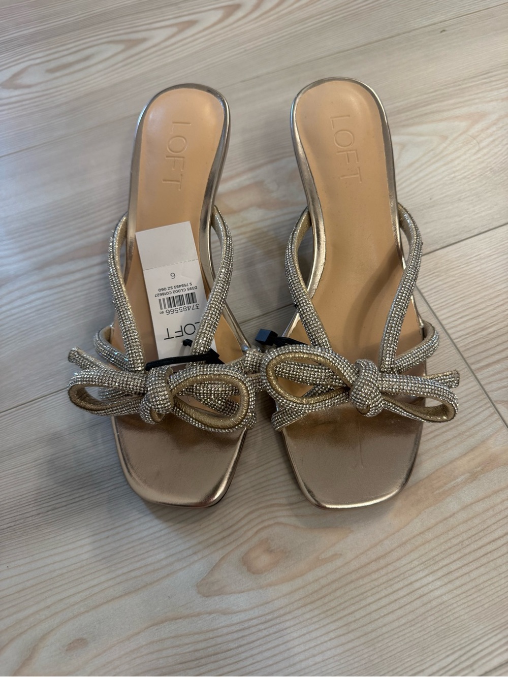 LOFT Rhinestone Bow Heeled Sandals – Size 6 – NWT – Original Box